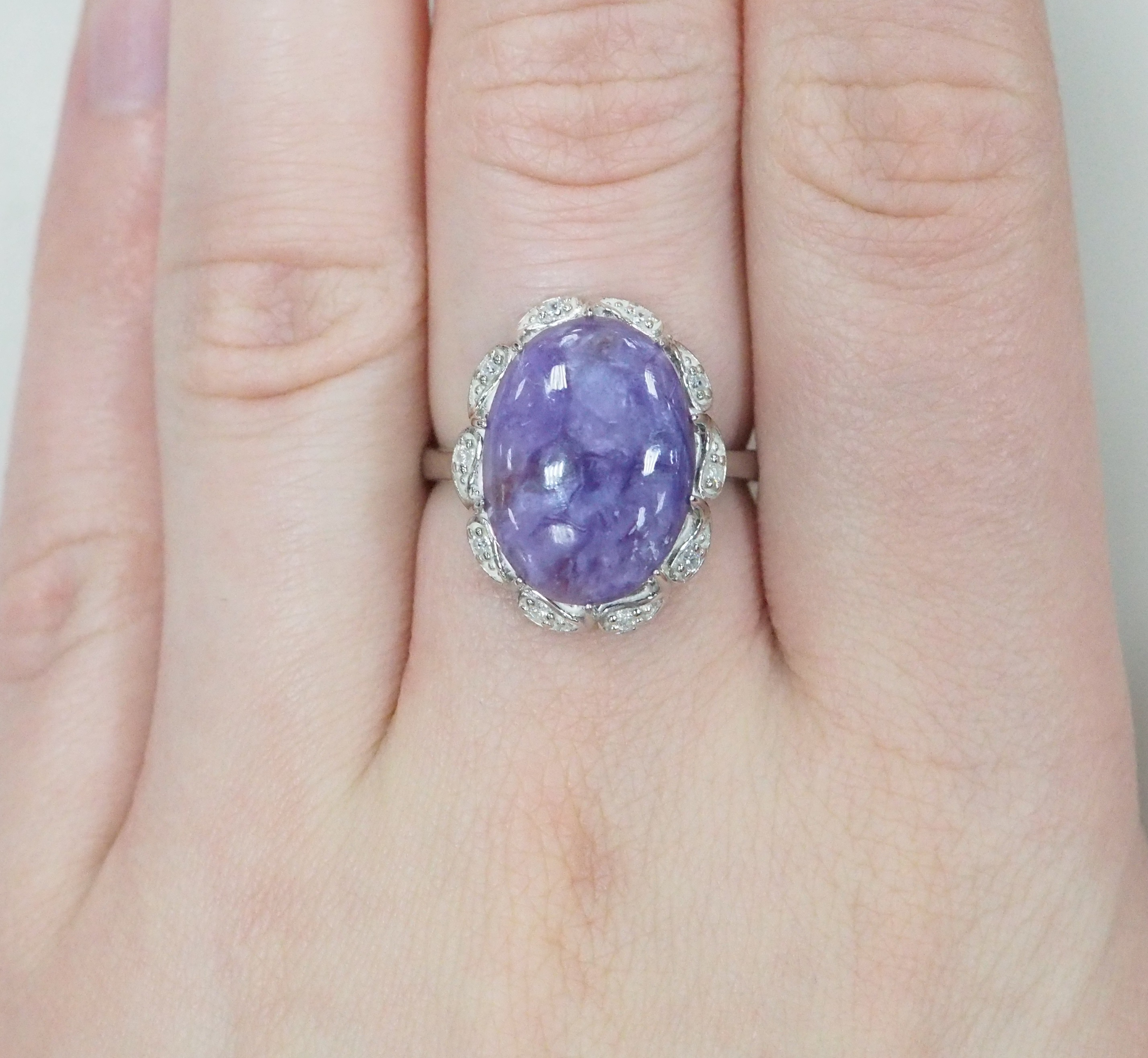 Серебряное кольцо с чароитом